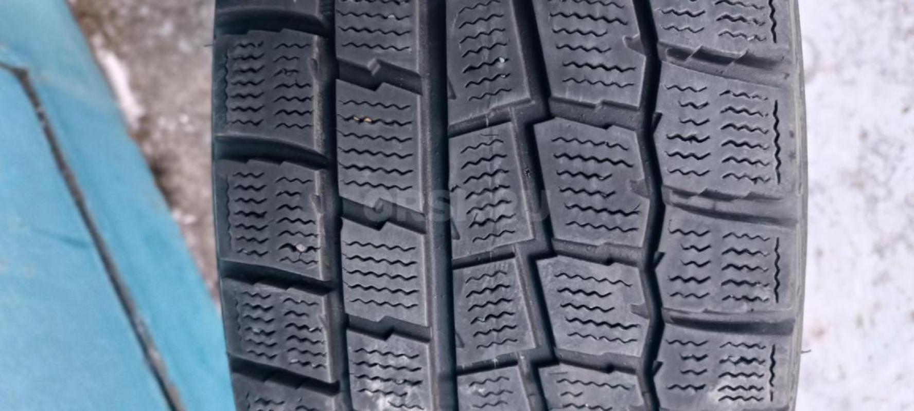 комплект зимних фрикционных шин Dunlop Winter Maxx TS-01 195/65R15 в отличном состоянии. - Орск