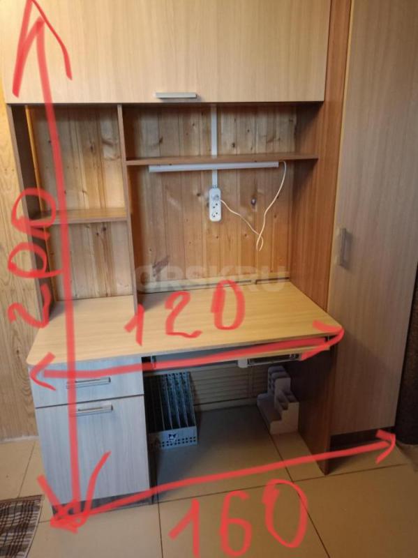 Продам слитный комплект мебели стол и шкаф в отличном состоянии. - Орск