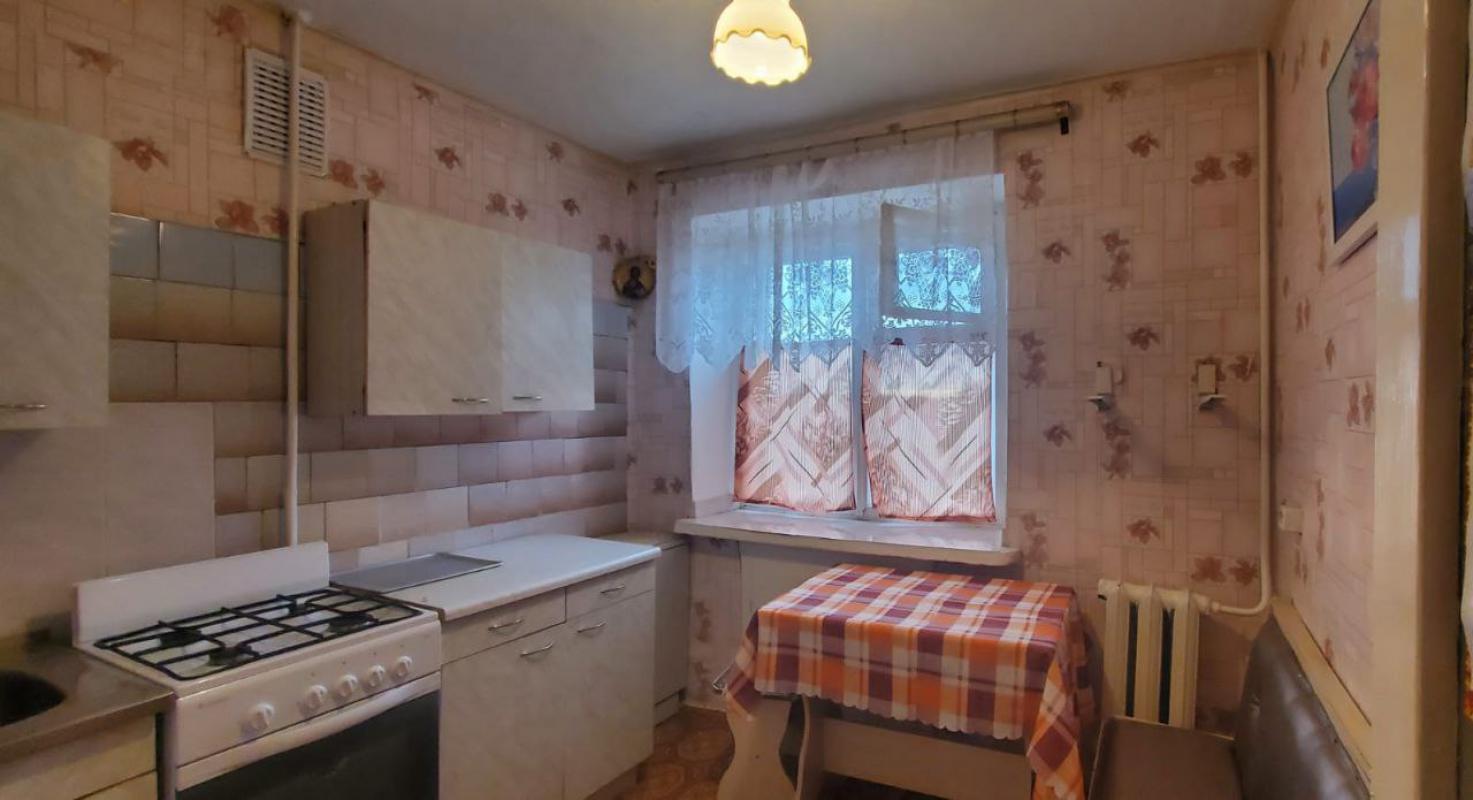 Продается уютная 1-комнатная квартира  расположенная на четвертом этаже дома по адресу: ул. - Гай