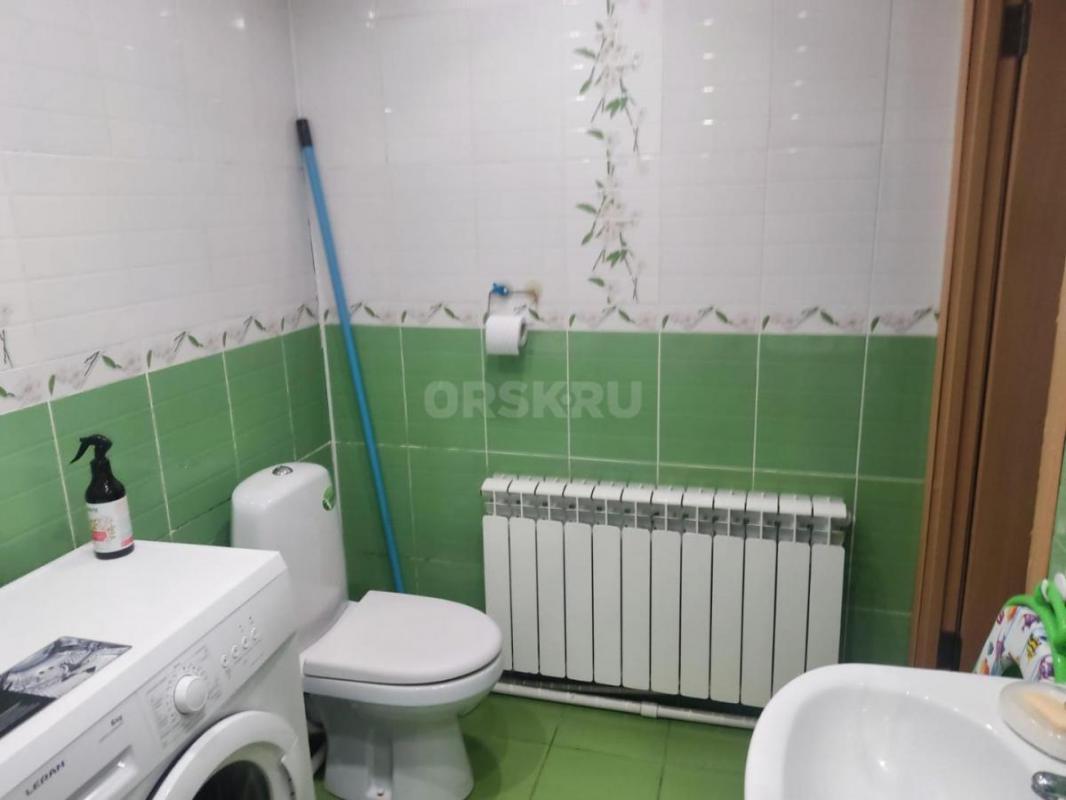 Продам дом: уютный, теплый, чистый. 2 спальни и кухня гостиная. - Орск