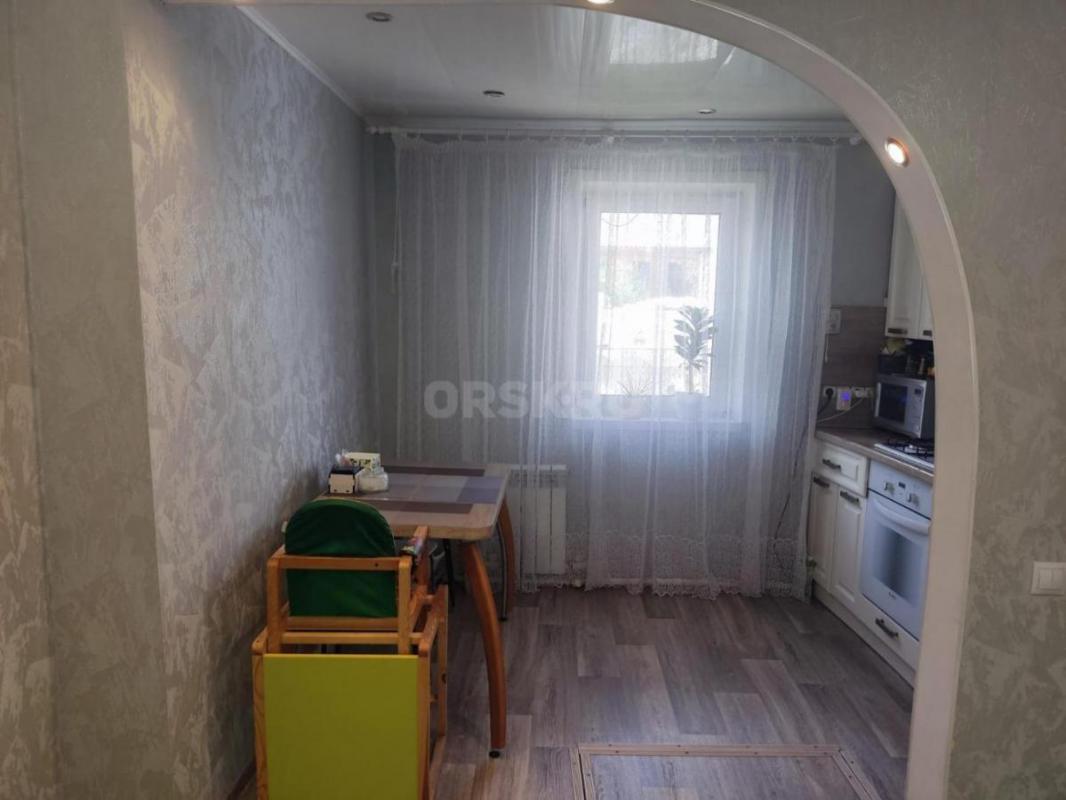 Продам дом: уютный, теплый, чистый. 2 спальни и кухня гостиная. - Орск