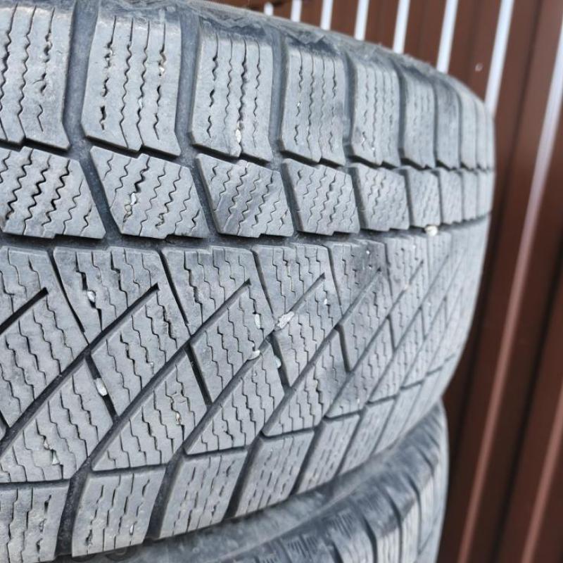 Продам резину б/у Continental 225/55 R19 Липучка - Орск