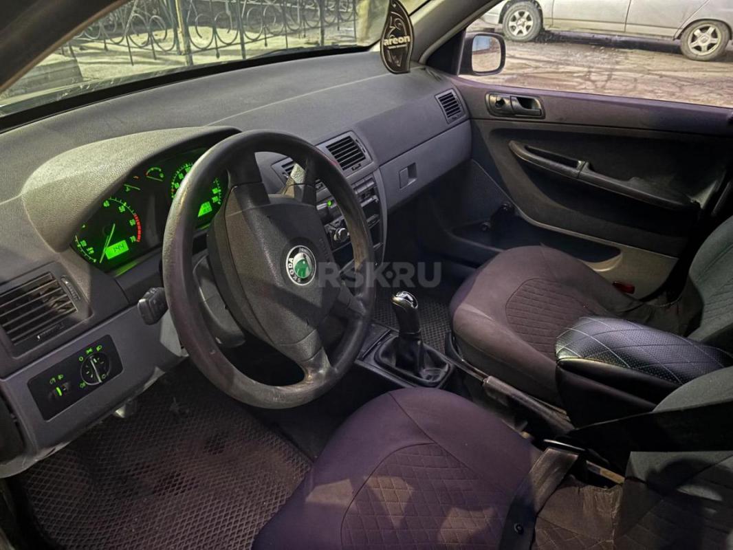 Продам личный автомобиль, в хорошем состоянии, кузов не гнилой, музыка установлена, подлокотник. - Орск