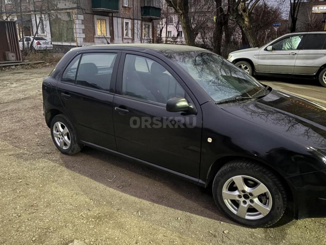 Продам личный автомобиль, в хорошем состоянии, кузов не гнилой, музыка установлена, подлокотник. - Орск