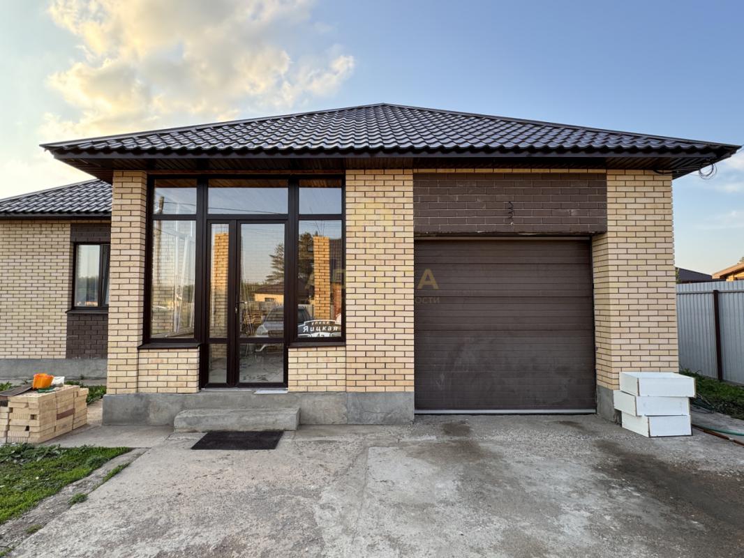 Предлагаем Вaшeму вниманию БОЛЬШОЙ ДОМ с ремонтом и мебелью, С ГАРАЖОМ по хорошей цене! - Оренбург