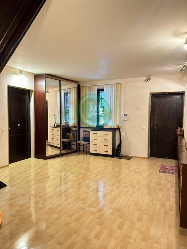 К продаже предлагается индивидуальный жилой дом на земельном участке полностью пригодный для комфорт - Орск