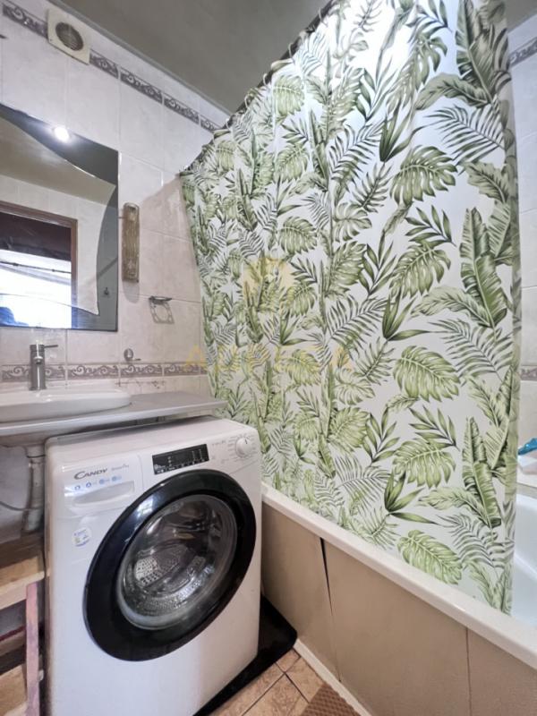 Продается шикарная СТАЛИНКА! 3-x комнатная квартира на 1-м этaже 4-х этажнoгo дoма! - Оренбург