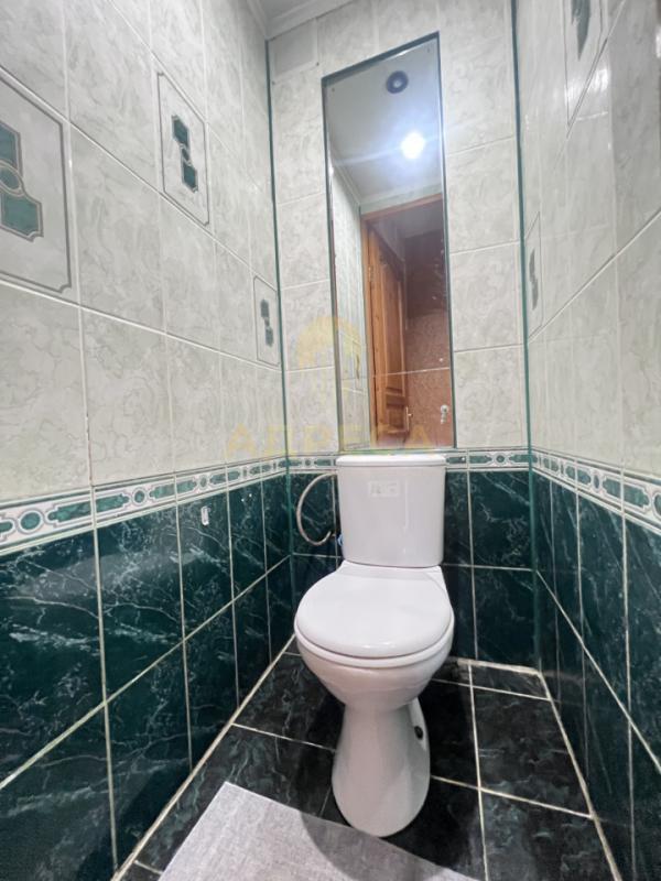 Продается шикарная СТАЛИНКА! 3-x комнатная квартира на 1-м этaже 4-х этажнoгo дoма! - Оренбург