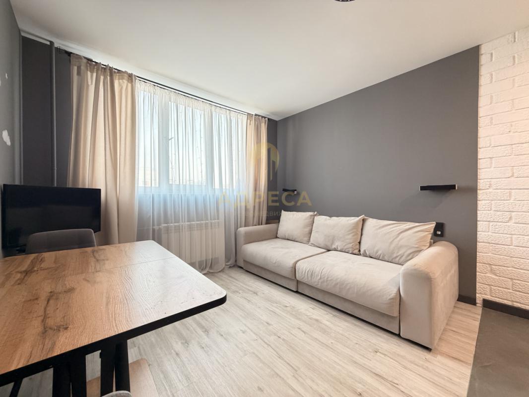 Продаётся тёплая, уютная квартира с удобной планировкой, общей площадью 50,4 кв. - Оренбург