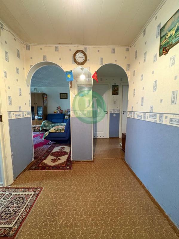 Продается просторная двухкомнатная квартира улучшенной планировки по адресу ул. - Орск