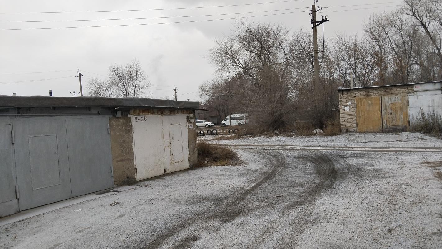 Продается гараж на вокзале 6 на 3.6, рядом с автостоянкой, видно с дороги. - Новотроицк