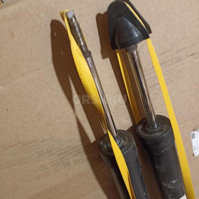 Продам на киа сид амортизаторы б/у задние 3000 р. шт. - Орск