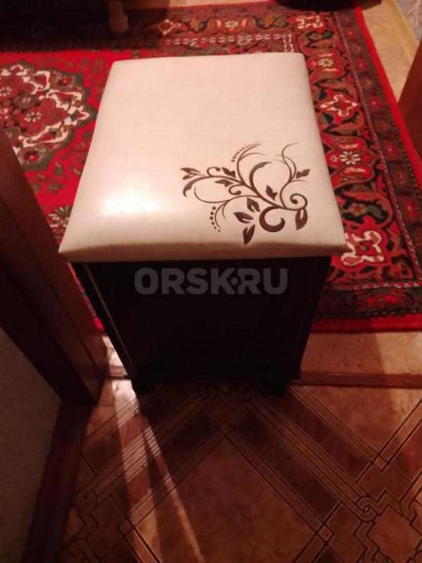 Продам прихожую в хорошем состоянии, цвет венге (чёрный) с бежевым. - Орск