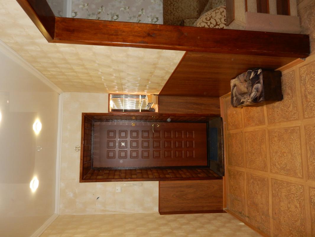 Кирпичный дом , рядом ост. 2 уральская, частично меблированная ,тёплая, можно с домашним питомцем. - Новотроицк