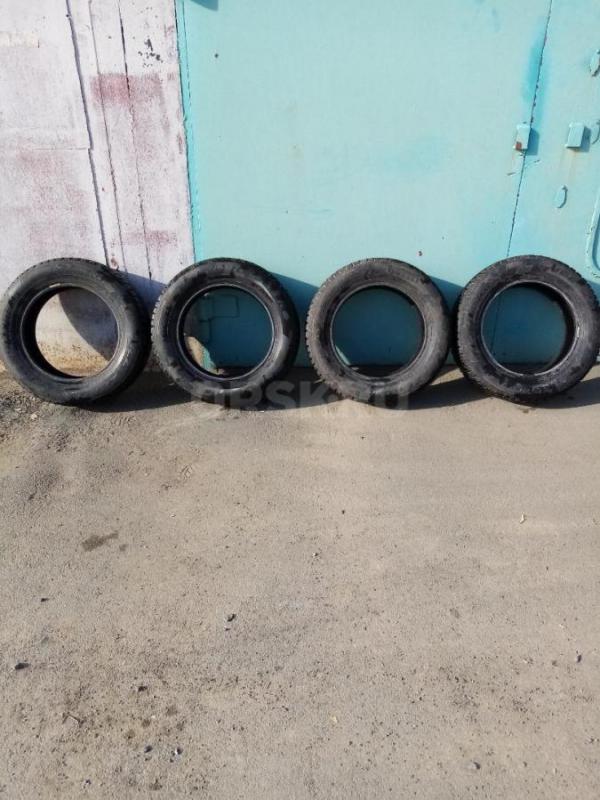 Шины Pirelli 185/65R15 4шт,хороший протектор, шипов нет, резина мягкая не дубовая, порезов нет, на м - Орск