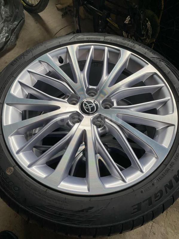 Продам летний комплект колес от Камри 70. 235/45 R18. - Орск