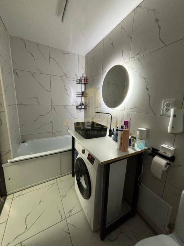 Предлагаем вашему вниманию светлую и уютную трехкомнатную квартиру в кирпичном доме недалеко от цент - Сорочинск