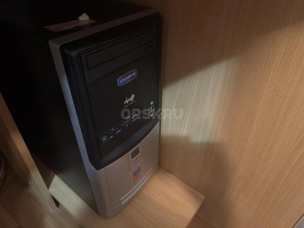 Продам рабочий компьютер с монитором, клавиатурой, мышью и колонками за 7000 - Орск