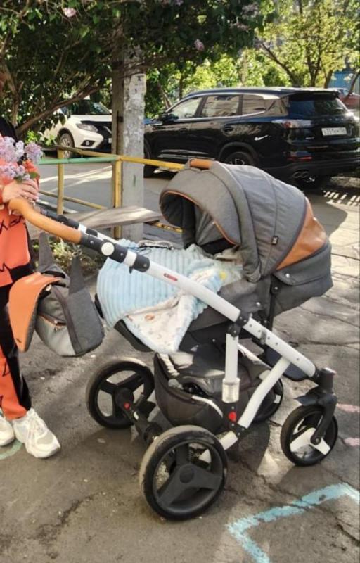 Продам коляску Коляска Bebe-Mobile Movo 2 в 1
Цена 10 тыс . - Орск