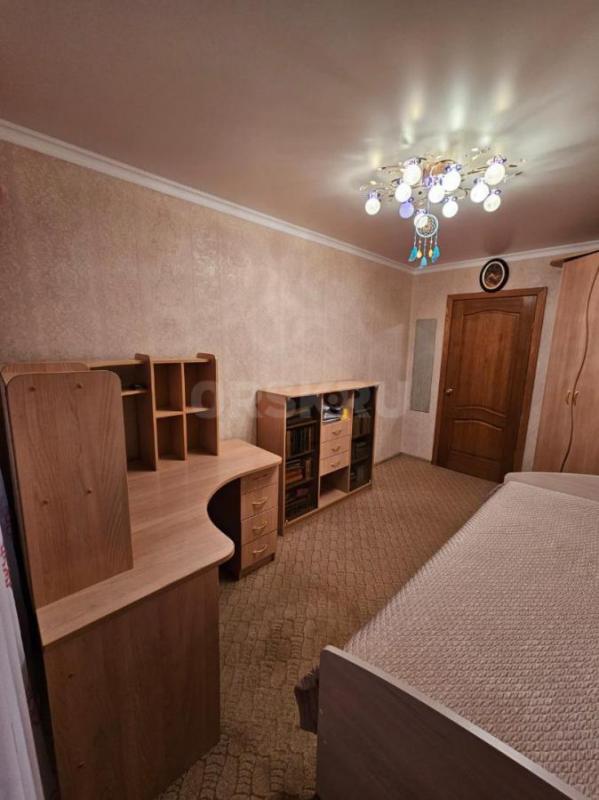 Продам спальную мебель (угловой шкаф, компьютерный стол, шкаф навесной, комод) в хорошем состоянии - - Орск