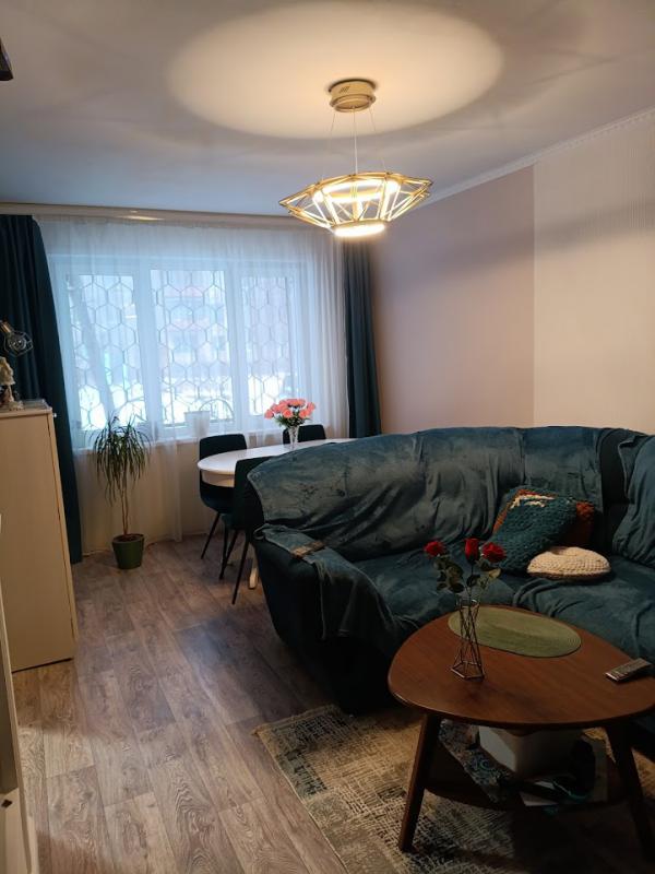 Добрая, чистая квартира в окружении дет.сада, школы и магазинов всех профилей, в глубине двора - тих - Новотроицк