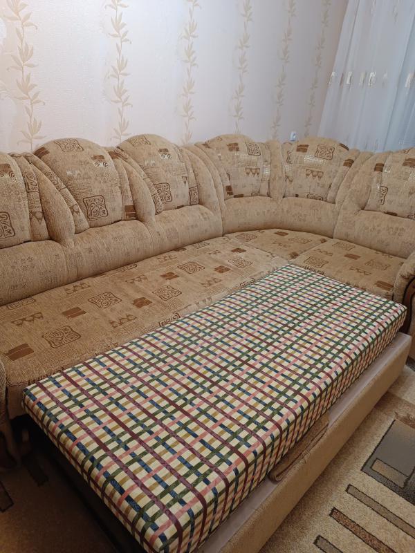 Продам угловой диван и кресло в отличном состоянии. - Гай