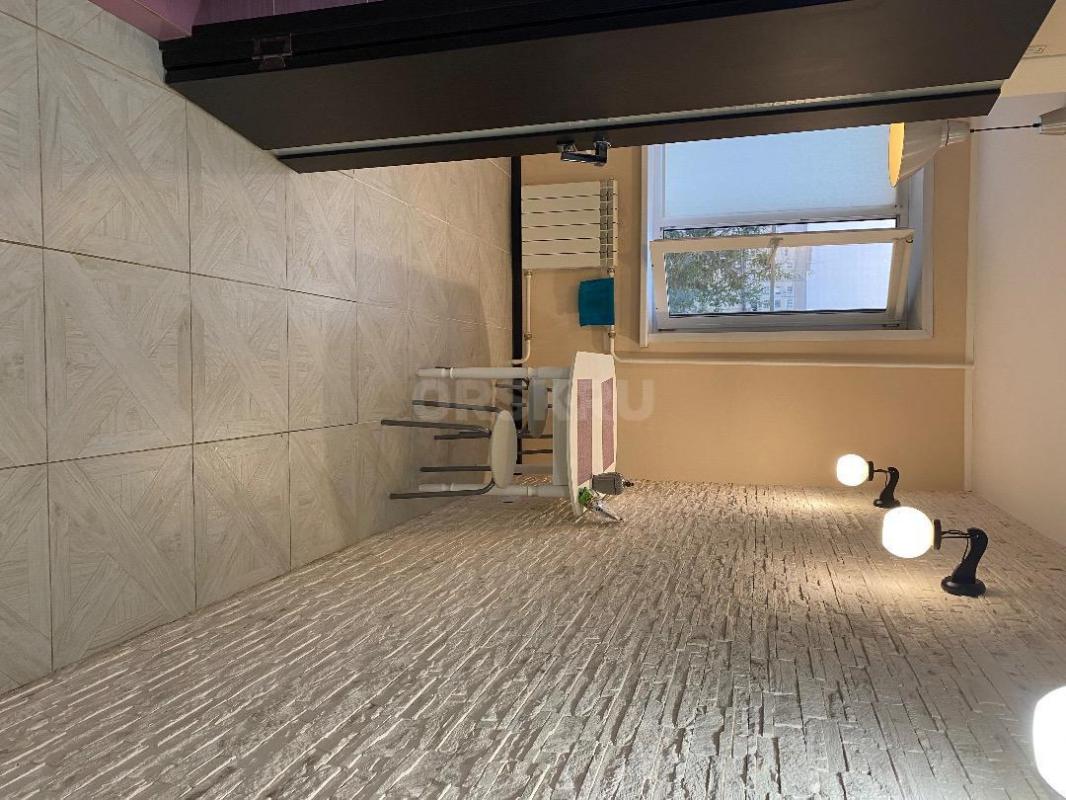 Сдам 2-х квартиру на длительный срок полностью оборудована. 27000 + оплата по счетчикам . - Орск