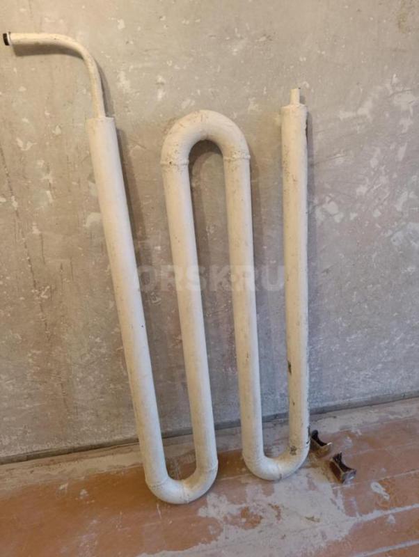 Продам ванну 1.5 за 500р.,радиатор. - Орск