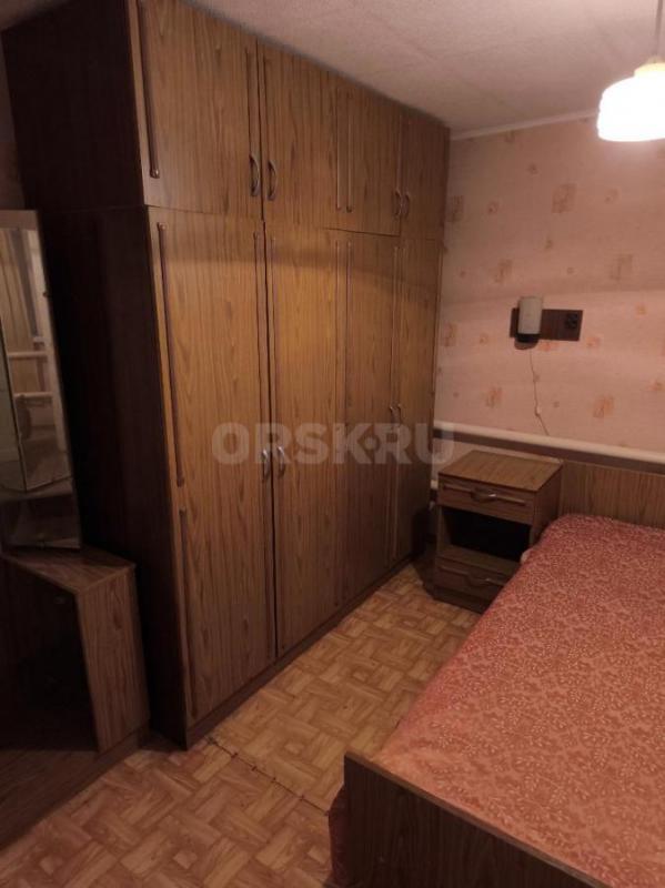 Продам спальный гарнитур цвет орех б/у в хорошем состоянии. - Орск