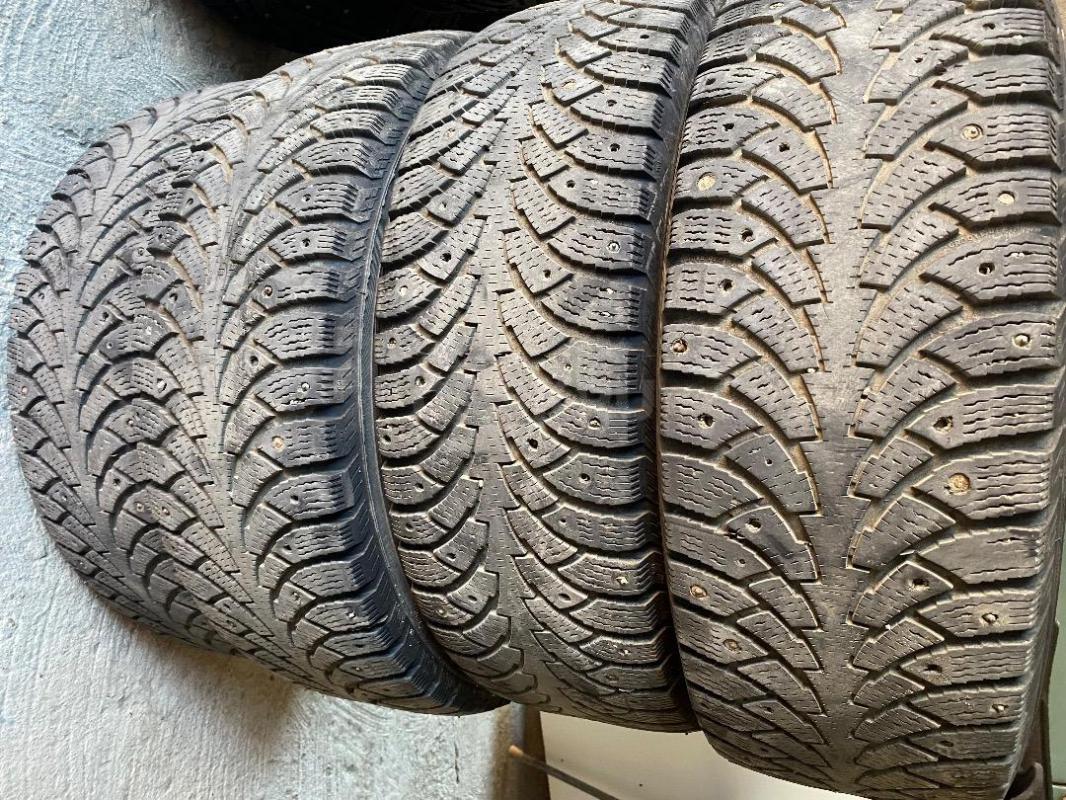 Продам комплект зимней резину Норман 4 размер 215/65 r16. - Орск