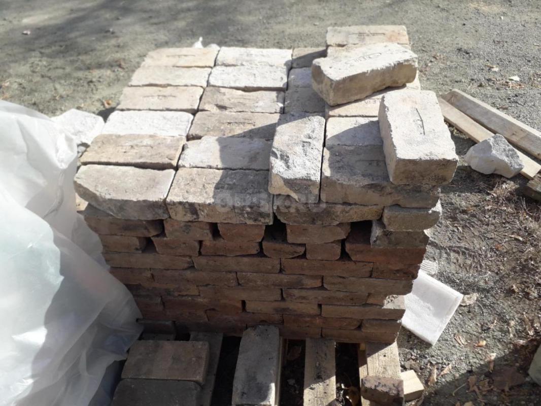 Шамотный жёлтый огнеупорный кирпич БУ, разной марки, прямой около 70шт., со скосом около 40шт., поло - Орск