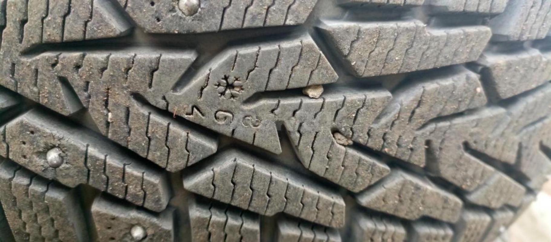 Продам зимние, шипованные колеса Nokian Types Nordman 7.  175*70*13 в отличном состоянии, без ремонт - Орск