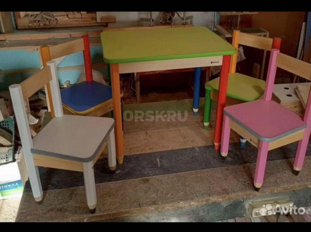 Предлагаю вашему вниманию 
детскую мебель разной цветовой гаммы , 
Комплект состоит из стола и сту - Орск