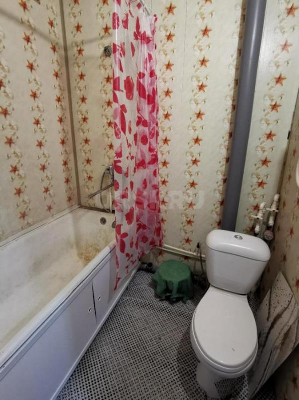 Продам однокомнатную квартиру, расположенную на 5 этаже пятиэтажного панельного дома. - Орск