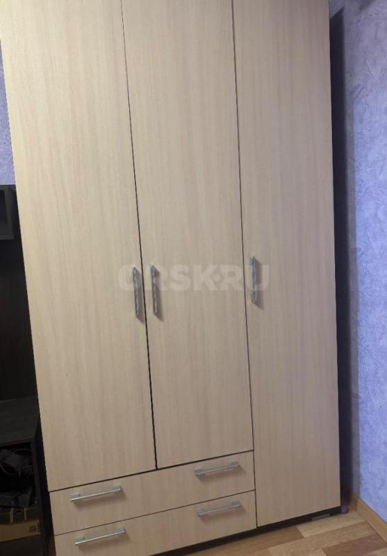 Кровать с матрасом, два шкафа купе -7 т.р
Стенка под тв - 1.т.р
Шкаф -2,5
Всё вместе за 10000 - Орск