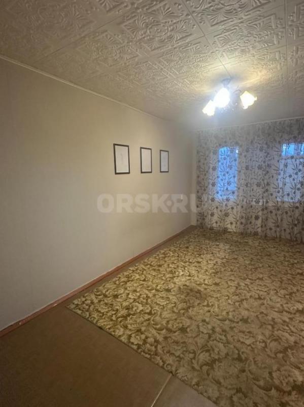 Продам тёплую 2-х комнатную квартиру-распашонку в спокойном районе, ост. - Орск