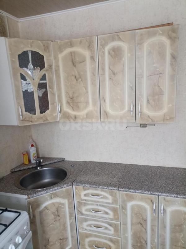 Сдам 1комнатную квартиру девушке или семейной паре на длительный срок в центре города между ПЛ. - Орск