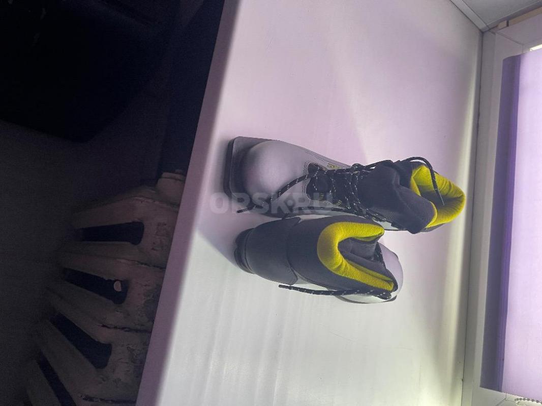 Продам женские лыжные ботинки 40 размера, почти новые - Орск