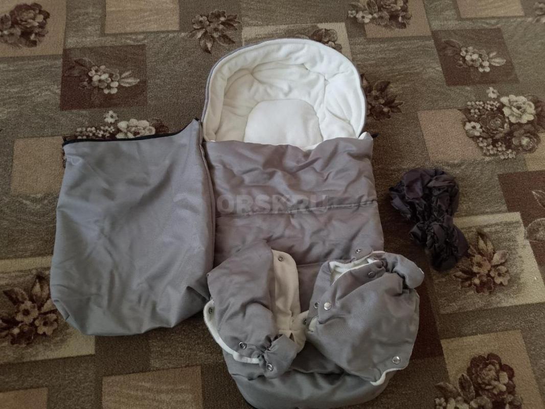 Продам коляску трансформер полностью укомплектована ( тёплый конверт, варежки, чехлы для колёс, сумк - Орск
