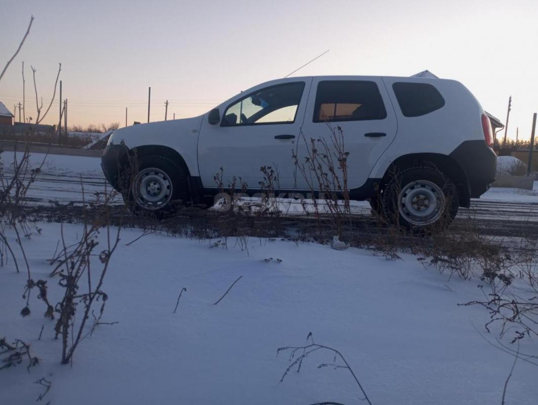 Продам Рено Дастер, двигатель 1.6 в базовой комплектации. - Орск