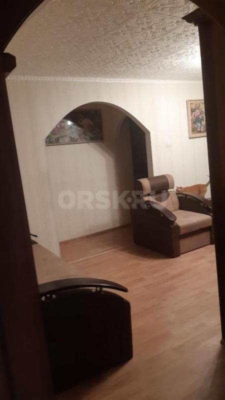 Продам в центре города трехкомнатную квартиру площадью 58,20 квадратных метра. - Орск