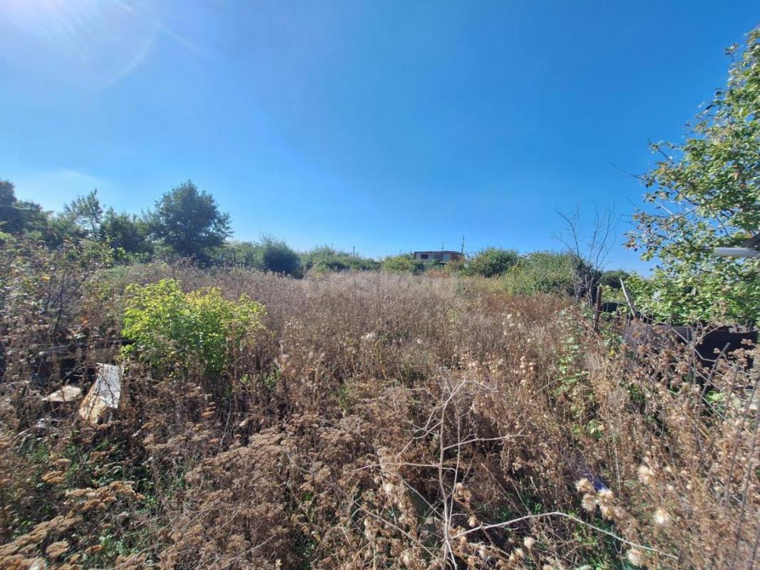 Продам садовый участок площадью 6,2 сот расположенную ГОРОНО 2

На участке можно построить дом в и - Новотроицк