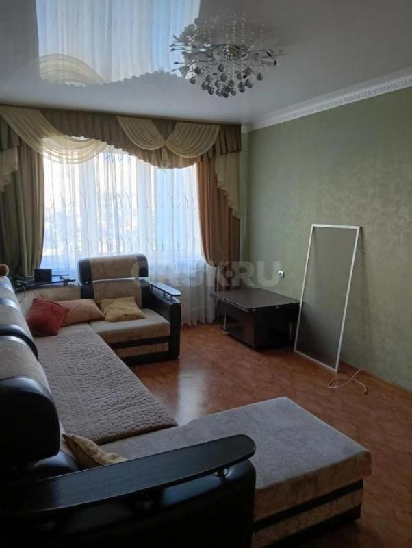 Сдам 3-х комнатную квартиру на длительный срок. - Орск