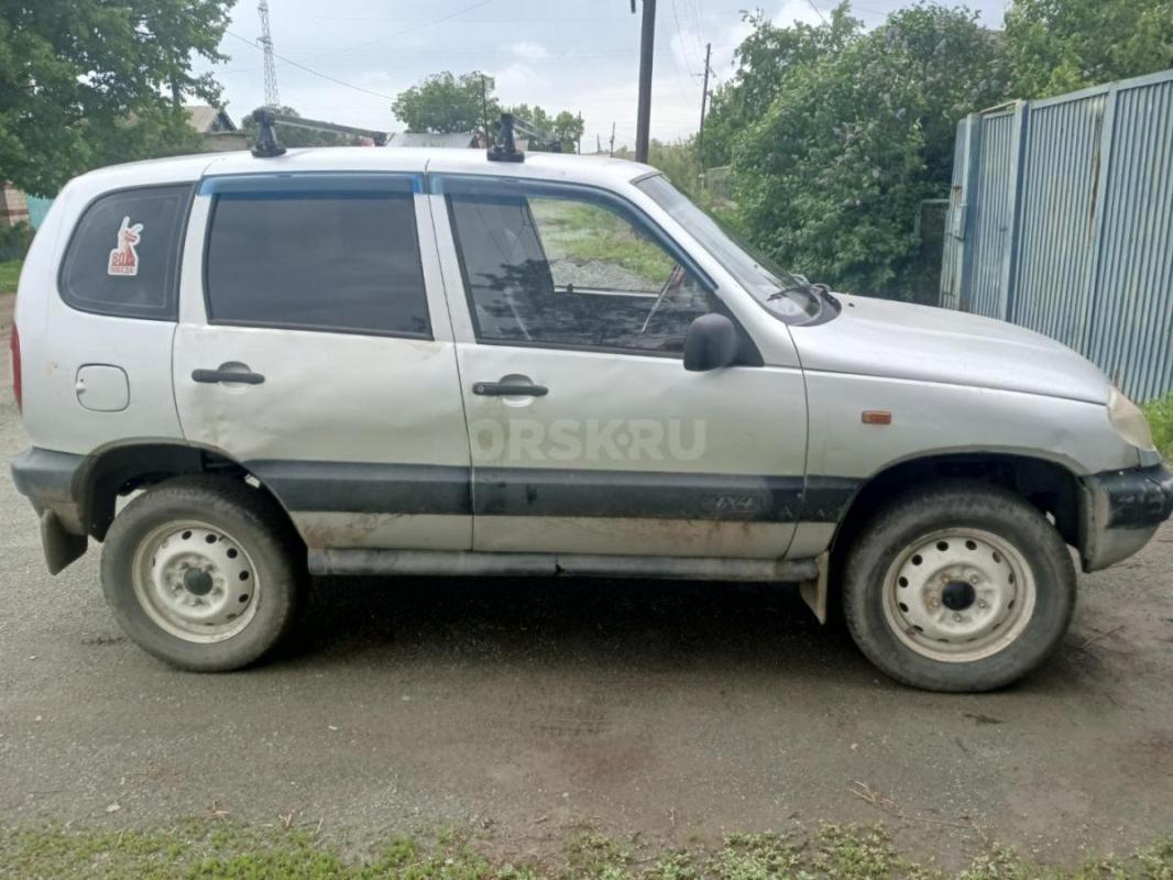 продам нива шевроле 2003 года. сигнализация с обратной связью и автозапуском. - Орск
