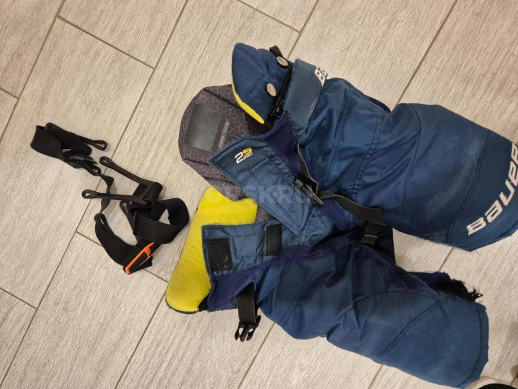 Хоккейная  б/у экипировка в хорошем состоянии. - Орск