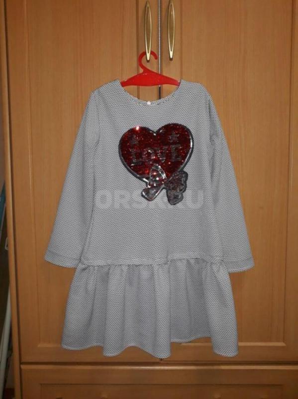 Платье р.40 -900 руб., платья р.146-152 по 900 руб., платья р.135-140 по 500 руб., платье р.129-134 - Орск