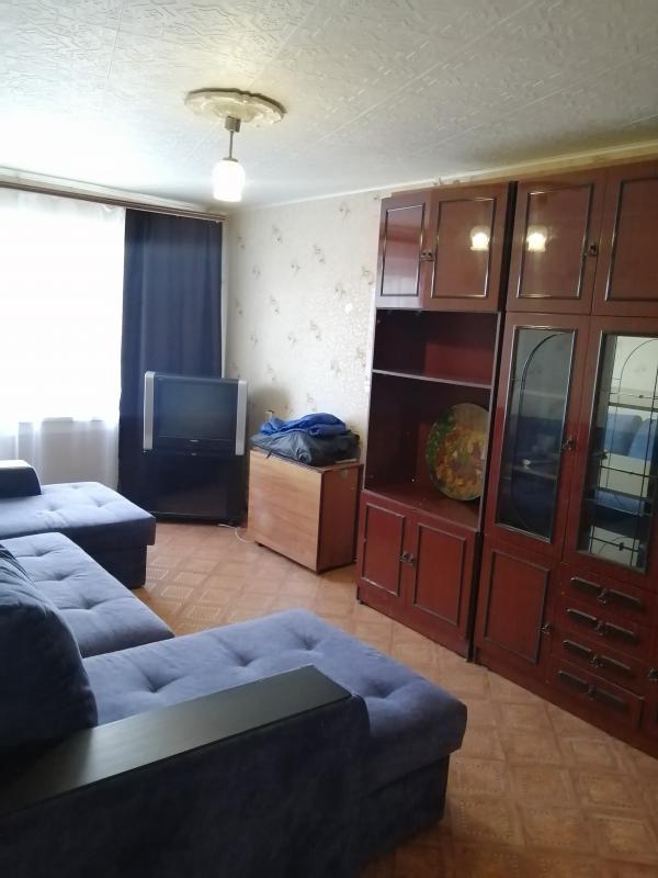 Сдам 2-х комнатную квартиру с раздельмини ходами на длительный срок. - Новотроицк