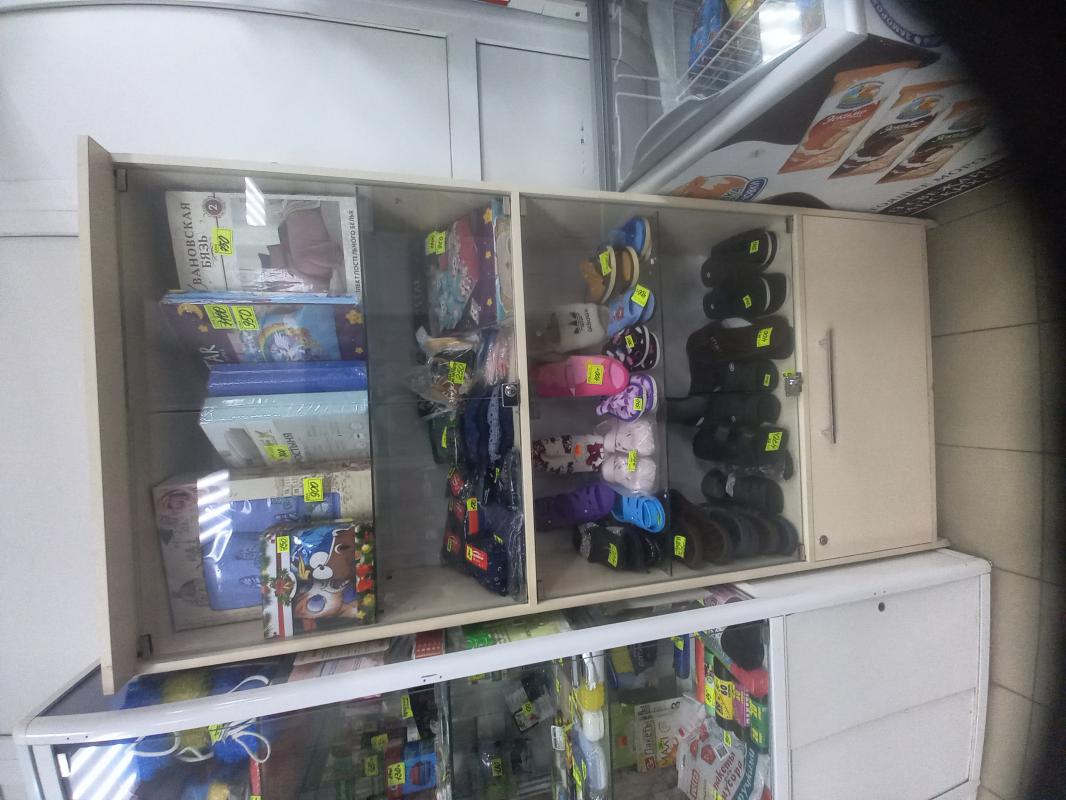 Продам витрины разные, манекены, вешалки, крючки для экономпанели, подставки спрашивайте много что е - 