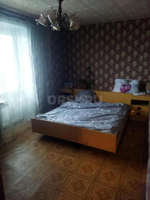 Сдам в аренду 3-х комнатную квартиру с мебелью и техникой на длительный срок, уютная большая квартир - Орск