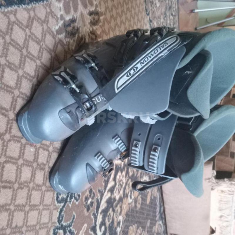 Продам горнолыжные мужские ботинки SALOMON серебристо серого цвета размер 27-27.5 в хорошем состояни - Орск